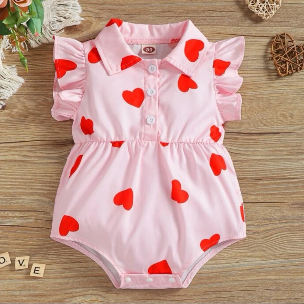 🌟5 for $25🌟 Baby Valentine’s Day Heart Print Romper